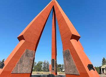 moldova/divnogorie-national-park/landmark/eternity-memorial-complex
