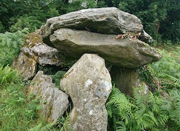 united-kingdom/tyrone/landmark/portal-tombs-of-ballyrenan