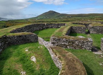 ireland/county-kerry/landmark/cahergal-stone-fort