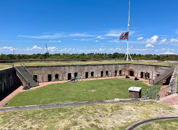 north-carolina/foothills/landmark/fort-macon-state-park