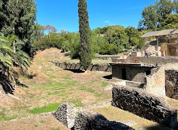 italy/pompeii/landmark/casa-di-leda-e-il-cigno