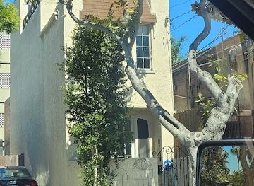 california/long-beach/downtown-long-beach/landmark/skinniest-house-in-america