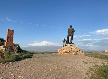 armenia/khor-virap/landmark/gevork-chavush-statue