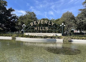 california/hollywood/landmark/hollywood-bus-tours