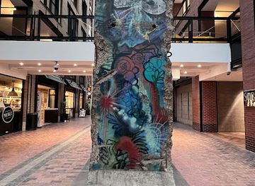 canada/monteregie/landmark/berlin-wall