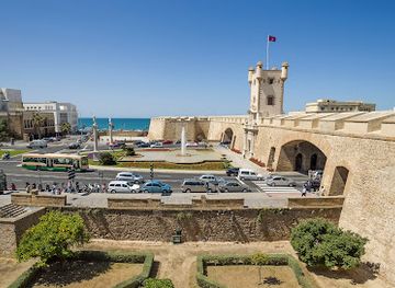 spain/cadiz/landmark/tower-of-the-earth-doors
