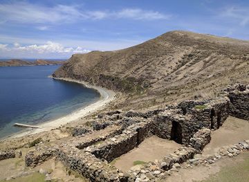 bolivia/copacabana/landmark/roca-sagrada