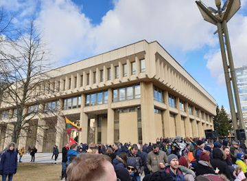 lithuania/vilnius-region/landmark/independence-square