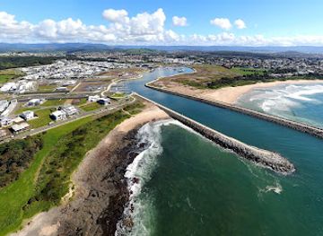 australia/illawarra/landmark/lake-illawarra