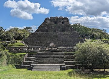 belize/san-ignacio/landmark/xunantunich-mayan-ruins