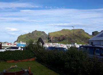 iceland/westman-islands/landmark/framhaldsskolinn-i-vestmannaeyjum