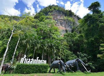 thailand/satun/landmark/tham-le-stegodon-satun-unesco-global-geopark