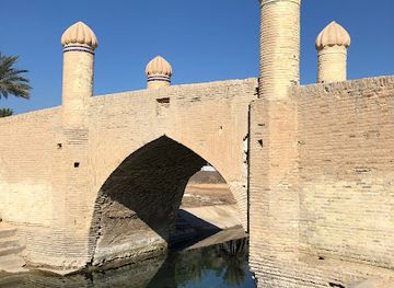 iraq/qadisiyyah/landmark/white-arch