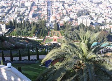 israel/haifa/carmel-center/landmark/hacarmel-center