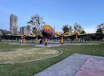 ecuador/quito/la-carolina/landmark/avion-de-la-carolina