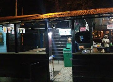 jamaica/savanna-la-mar/landmark/street-light-bar-grill