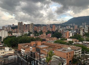 colombia/medellin/landmark/free-tours-medellin-beyond-colombia