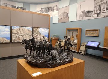 wyoming/park-county/landmark/the-historic-cody-mural-and-museum