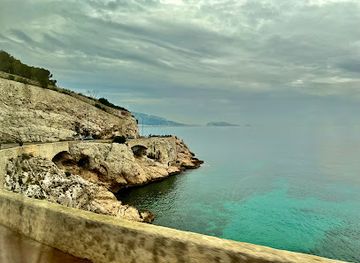 france/les-calanques-national-park/landmark/port-antique