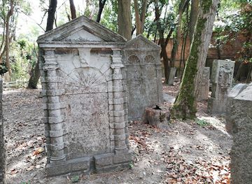 italy/venice-lido/landmark/cimitero-ebraico
