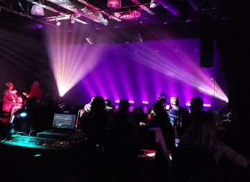 canada/saguenay-lac-saint-jean/landmark/la-boite-a-bleuets