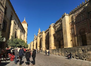 spain/cordoba/landmark/puerta-del-puente