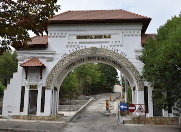 romania/pitesti/landmark/heroes-gate