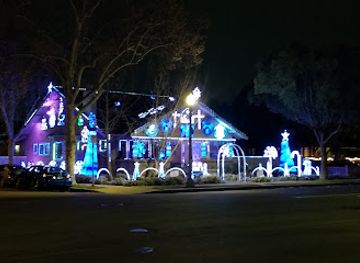 california/anaheim/landmark/anaheim-historic-colony-christmas-light-show