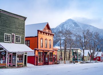colorado/crested-butte/landmark/crested-butte-mt-crested-butte-chamber-of-commerce-and-visitor-center