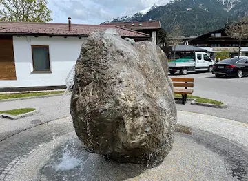 Steinbrunnen