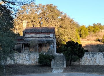 texas/central-texas/landmark/king-log-house