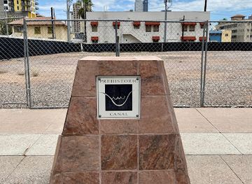 arizona/phoenix/downtown-phoenix/landmark/prehistoric-canal-marker-canal-patricio