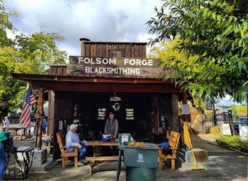 california/gold-country/landmark/the-square-formerly-pioneer-village