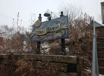 Trundle Manor