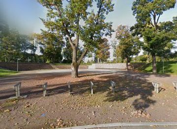 estonia/parnu-beach/landmark/parnu-valli-pargi-laululava-porand