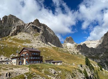 italy/val-di-fassa/landmark/roda-di-vael