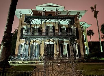 texas/galveston/landmark/al-s-authentic-paranormal-tours