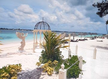 the-bahamas/nassau/cable-beach/landmark/balmoral-island