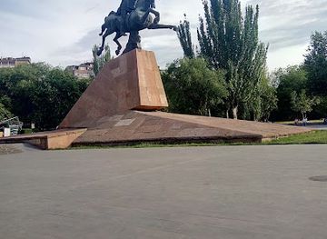 armenia/vayk/landmark/vardan-mamikonyan-statue