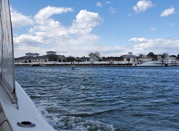 virginia/virginia-beach/landmark/patriotic-excursions