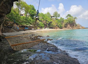 saint-lucia/micoud-quarter/landmark/smugglers-cove-hanging-chair
