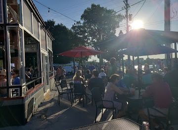 kentucky/henderson/landmark/on-deck-bar-and-grill