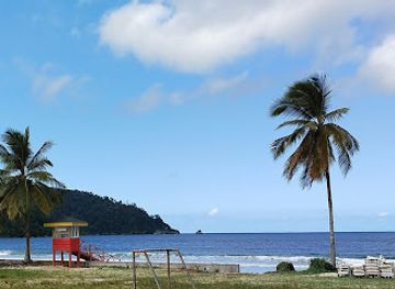 trinidad-and-tobago/maracas-bay/landmark/uncle-sam-sons-bake-shark