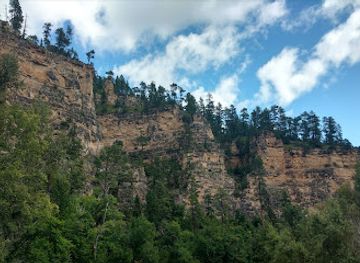 south-dakota/spearfish-canyon/landmark/geographic-center-of-the-nation-monument