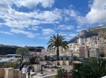 monaco/les-révoires/landmark/tebe-in-costume-sculpture
