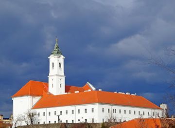 hungary/vac/landmark/vac-vara