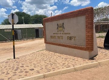 botswana/mahalapye/landmark/martin-s-drift-border-post