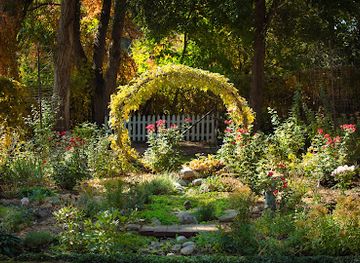 colorado/canon-city/landmark/caddy-s-garden