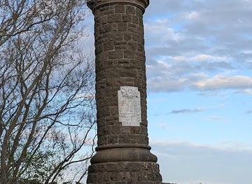 new-zealand/dunedin/landmark/robert-scott-memorial