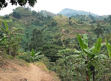 uganda/queen-elizabeth-national-park/landmark/kororo-falls